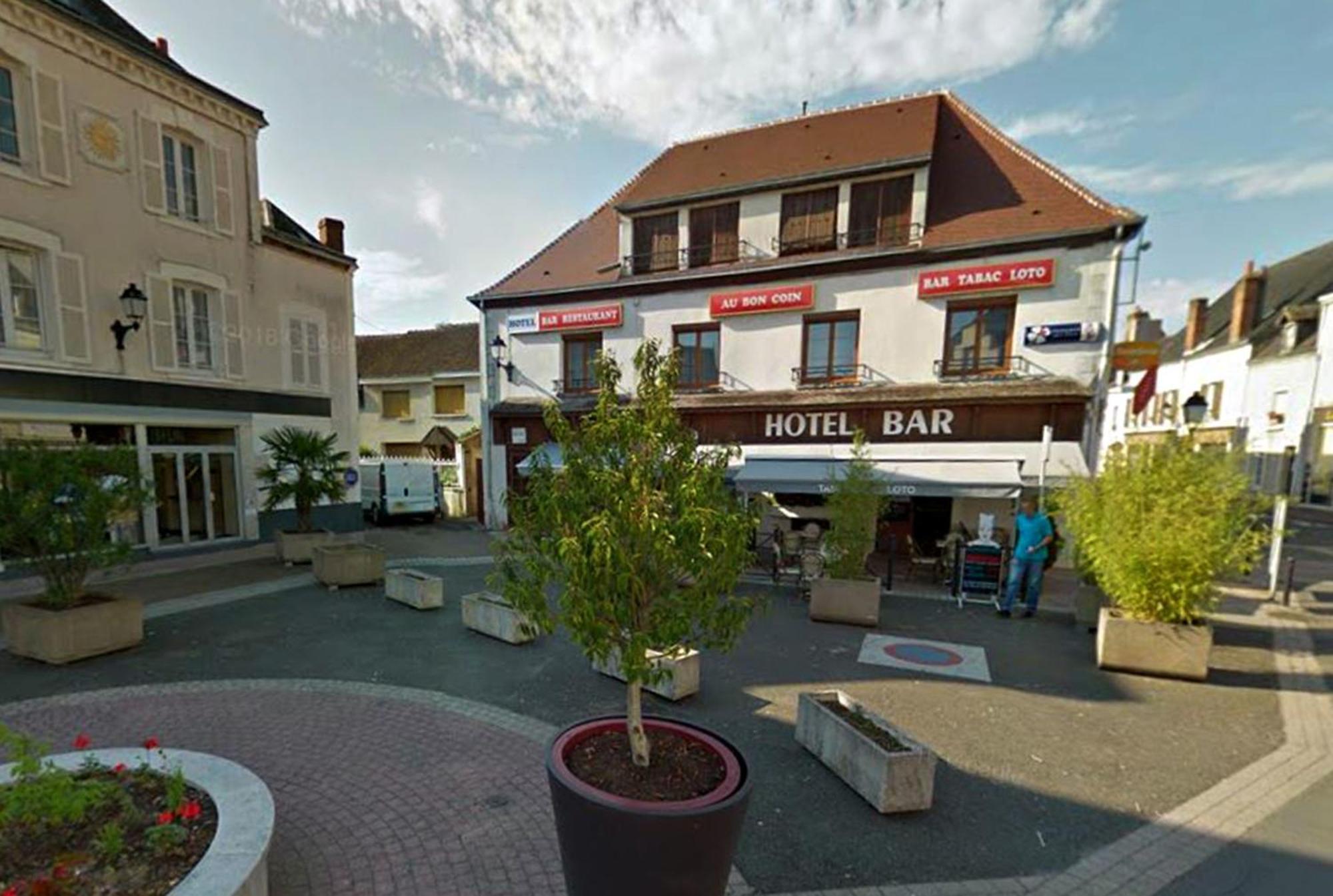 邦克恩酒店 Cloyes-sur-le-Loir 外观 照片