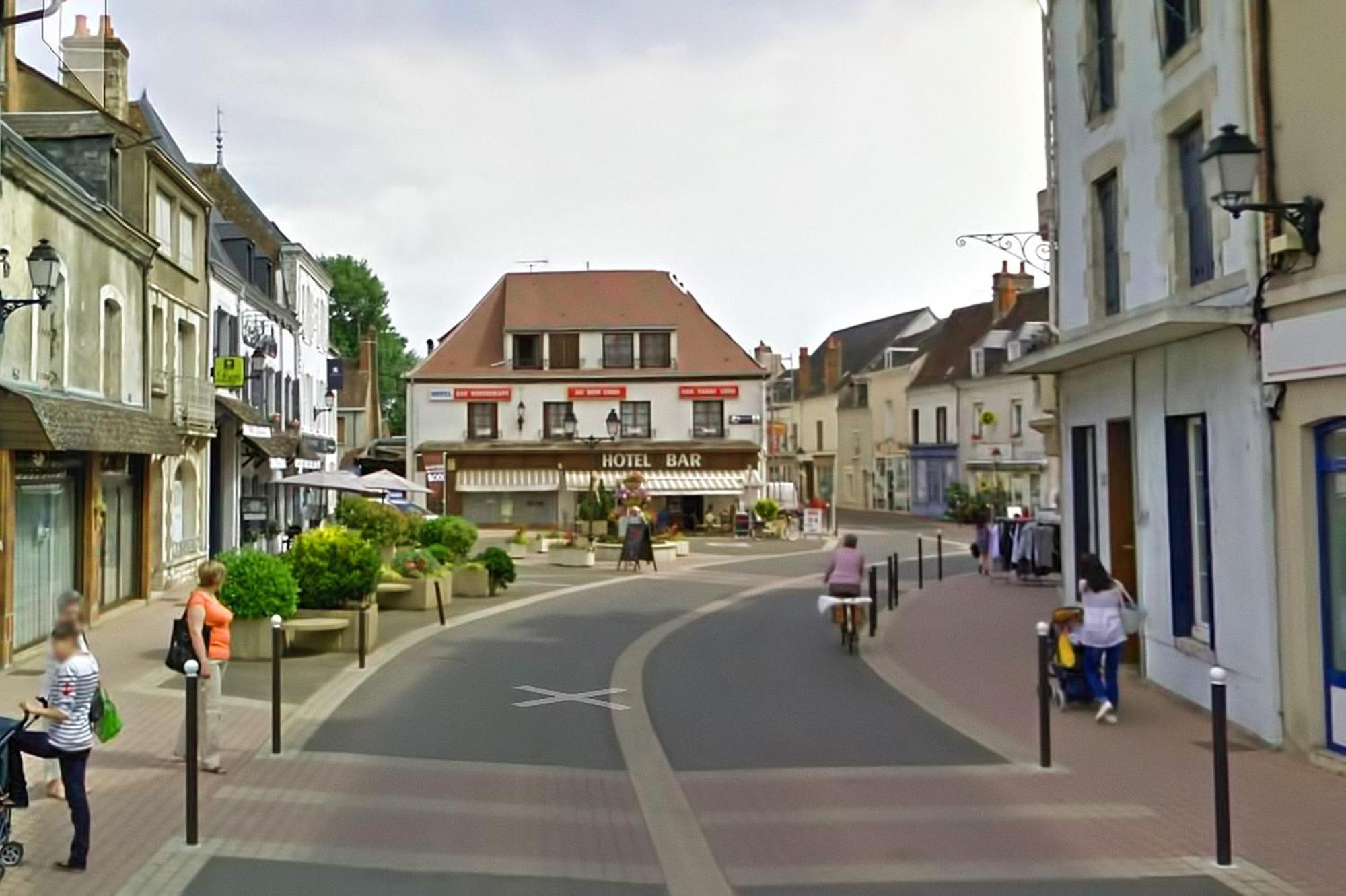 邦克恩酒店 Cloyes-sur-le-Loir 外观 照片